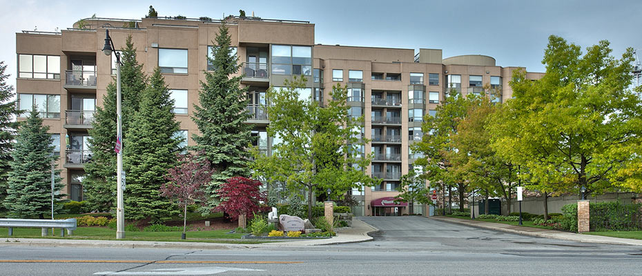 One Bedroom Condo For Sale at 2511 Lakeshore Road West, Oakville