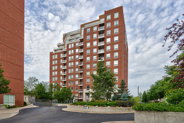 Two Bedroom Plus Den Condo For Rent at 40 Old Mill Road, Oakville