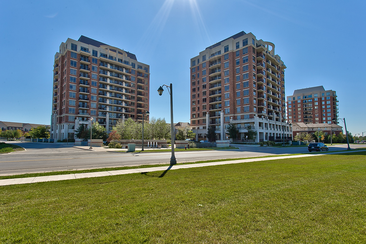 One Bedroom Plus Den Condo For Lease at 2391 Central Park Drive, Oakville